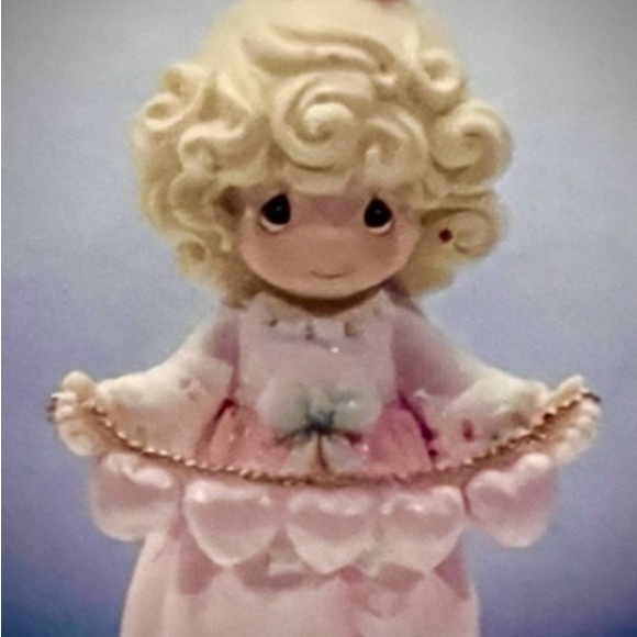 In Box Precious Moments Musical Waterball Globe’You Have Touched So Many Hearts’ - Picture 4 of 9